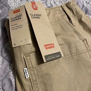 Levi’s classic chinos mid rise dress pants NWT